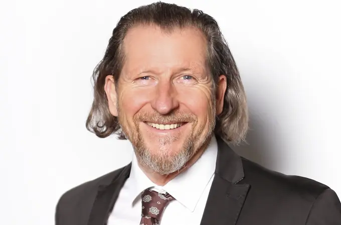 Tiemo Sehon - CEO SEHON innovative painting systems Tiemo Sehon - CEO of SEHON innovative Lackieranlagen GmbH in Gechingen